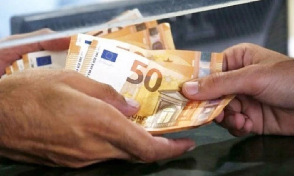 Εργοδότες εκβιάζουν υπαλλήλους για ποσοστό στο επίδομα των 534 ευρώ